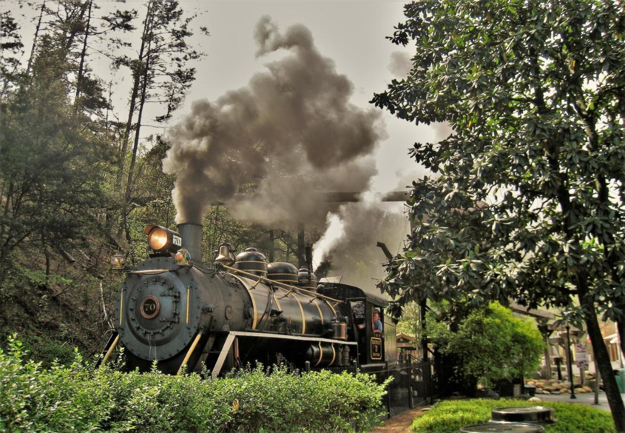 Her Majesty'S Way, Awesome Mtn Views, 1089 Free Tickets Each Paid Day, Dollywood And More Gatlinburg Luaran gambar